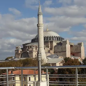 アレス 3*, イスタンブール トルコ
